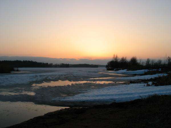Auringonlasku Lapinj�rvell�